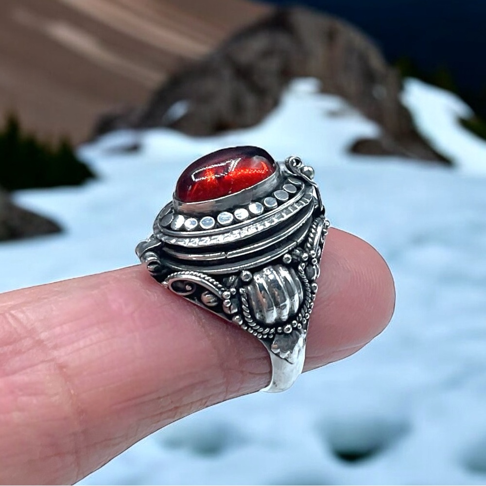 🌺Vintage Sterling & Amber Poison Ring